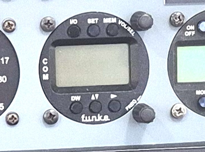ulm occasion  -  - Radio Funke VHF ATR833